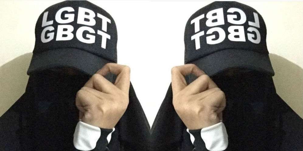 Pakai Topi LGBT, Istri Caisar `YKS` Jadi Sorotan