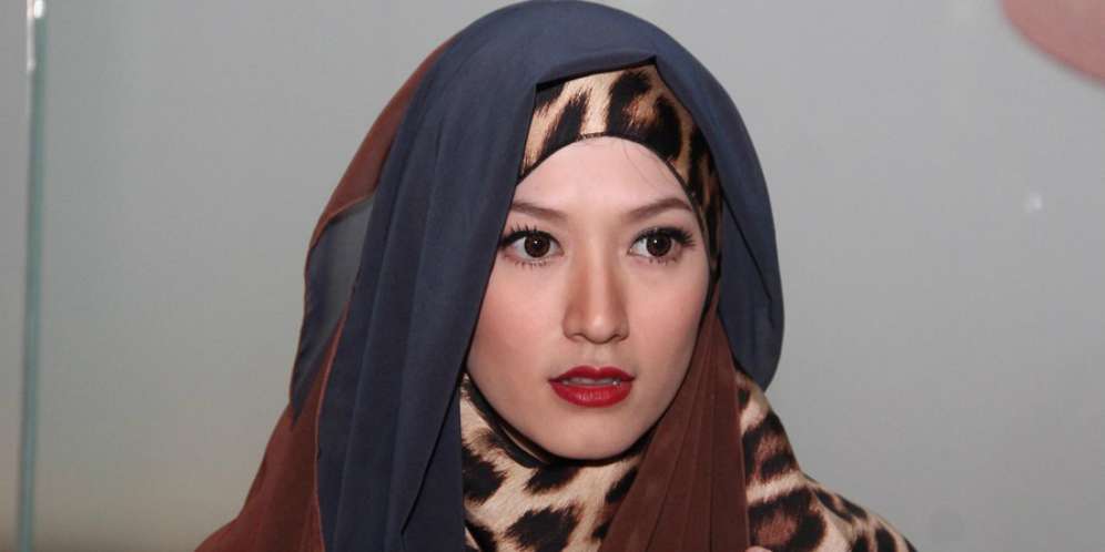 Lyra Virna, dari Tampil Seksi Menuju Syar`i