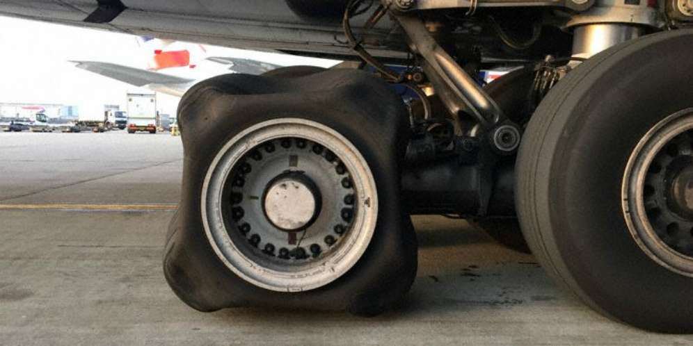 Ban Pesawat Bentuknya Kotak, Bagaimana Selamat Mendarat?