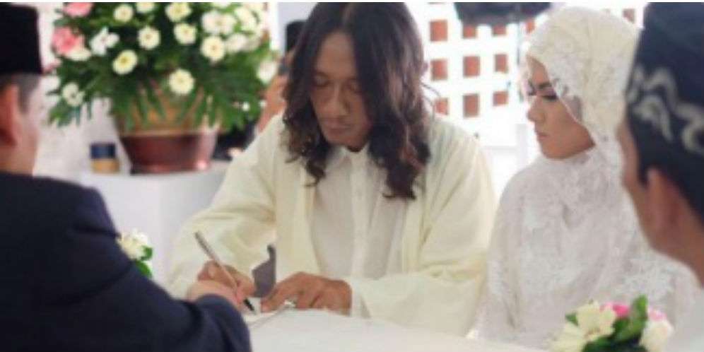 Istri Aming: Suamiku vs Lebah