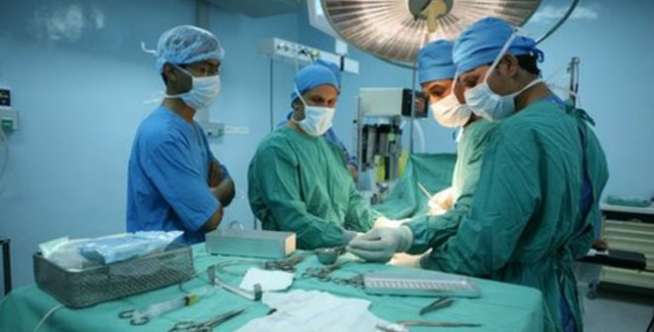Dokter Bedah
