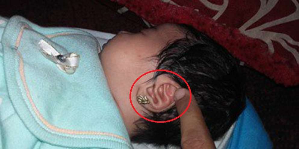 Heboh Lafal `Allah` di Telinga Bayi Baru Lahir