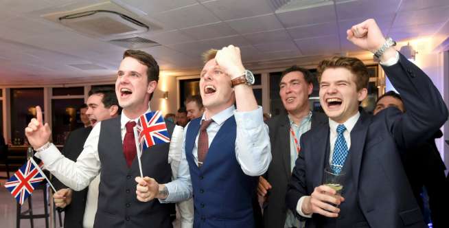 Siapa Nigel Farage?