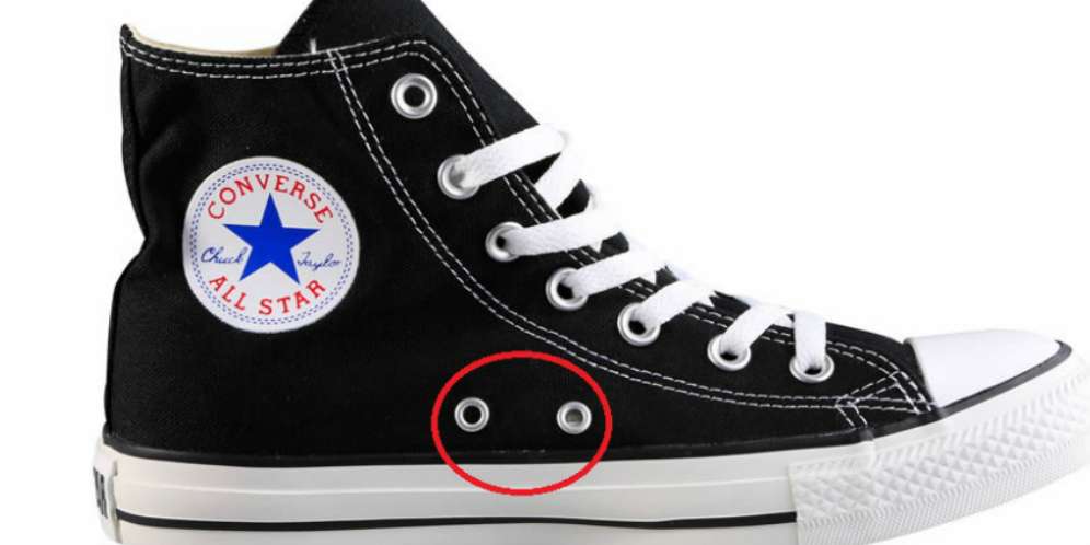 Fungsi Misterius 2 Lubang Tambahan di Sepatu Converse