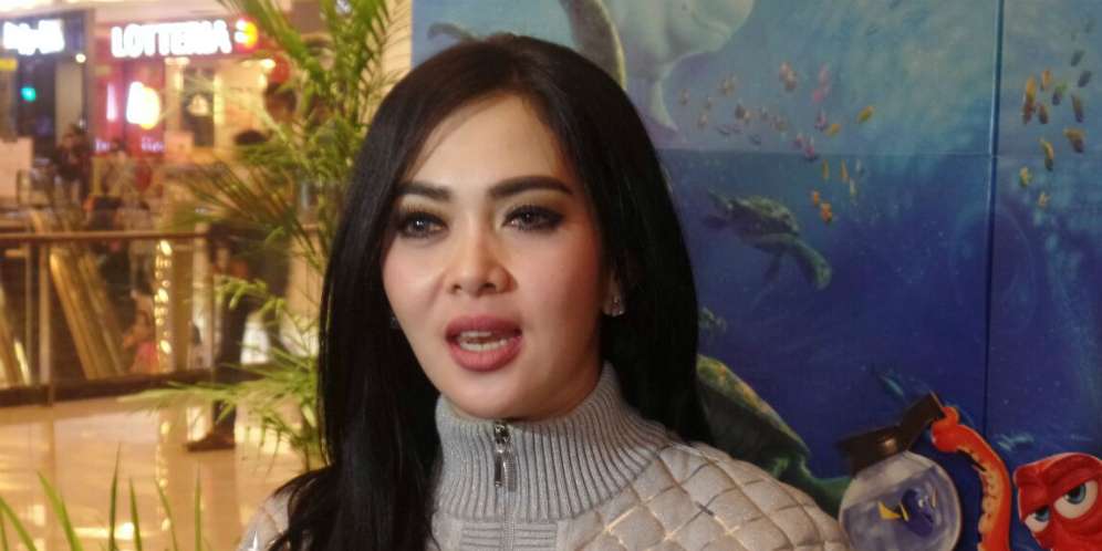 Syahrini: Saya Seperti Casing HP