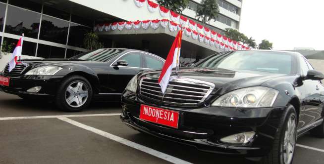 Mercedez-Benz S600 Pullman Guard