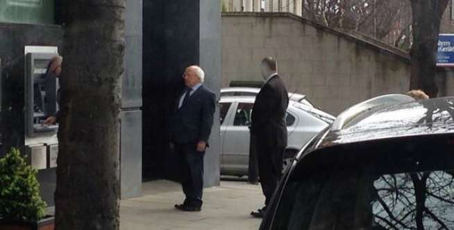 Presiden Irlandia Antre di ATM
