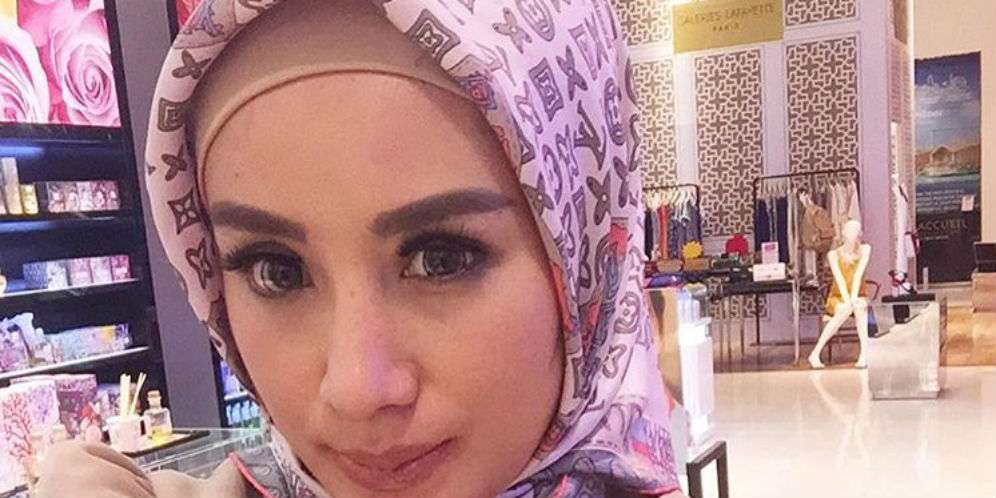 Hari Ini Berjilbab Lagi?