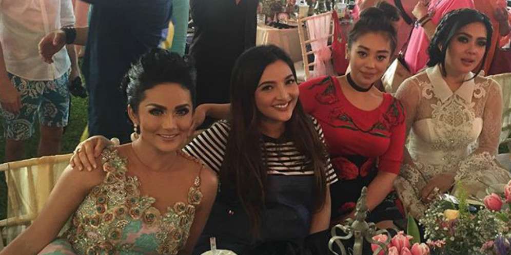 Mesranya, Kala Para Mantan dan Istri Anang Hermansyah Akur