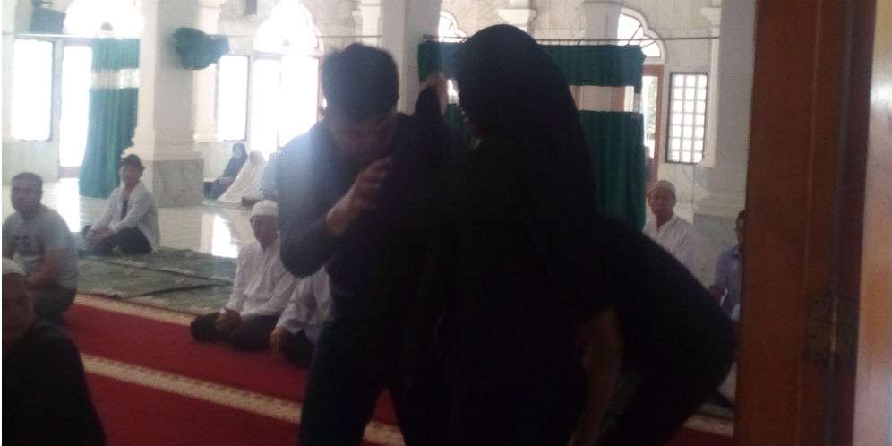 Sempat Rebahan Lalu....
