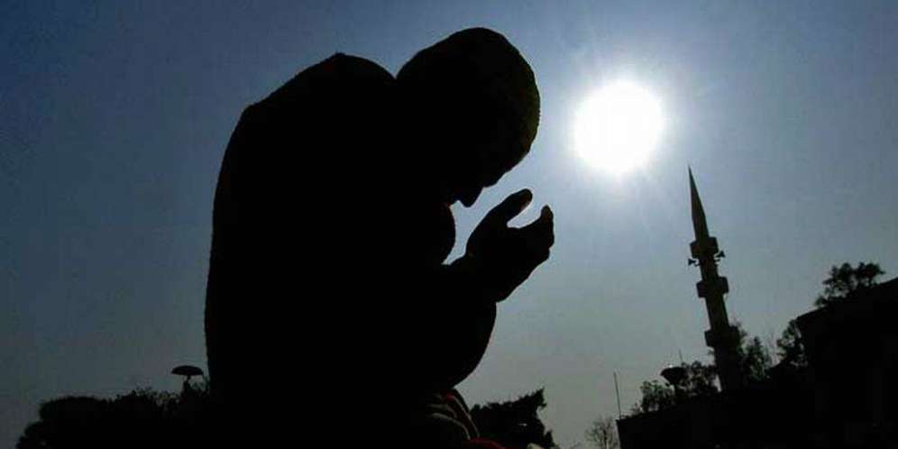 Tobat si Artis Terkenal: Tak Mampu Baca Alquran di Depan Kabah