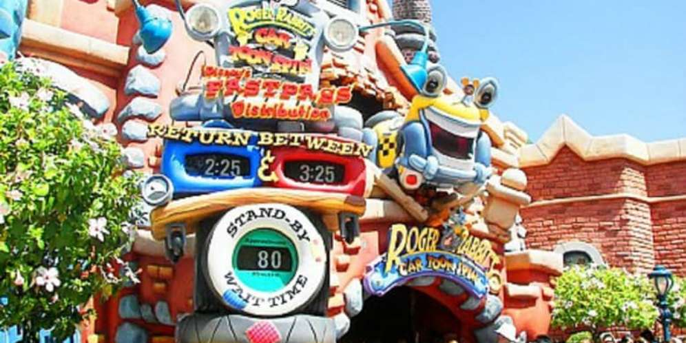 9. Disneyland, California, Amerika Serikat