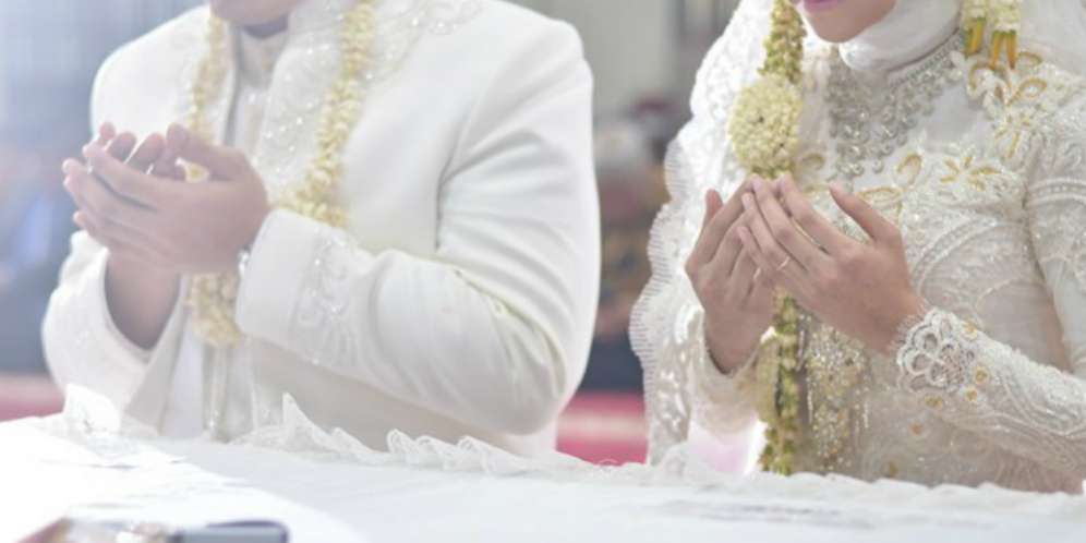 Mantan Suami Ramai-ramai Melapor