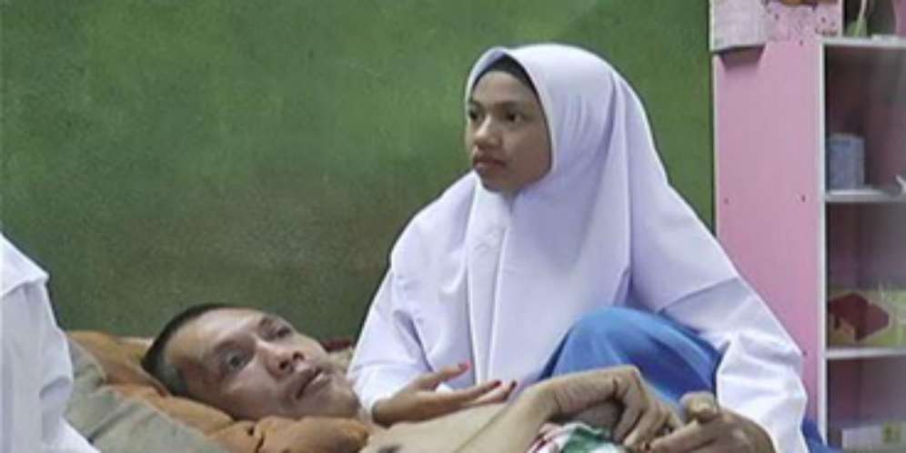 Tiap Hari Mandikan Ayah
