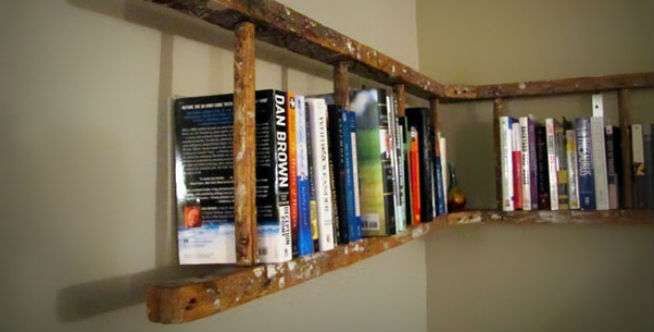 Tangga Dan Kayu Bekas