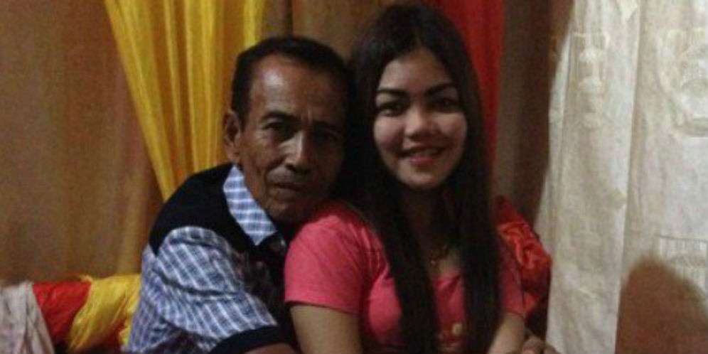 Heboh Kakek-kakek Nikahi Gadis Cantik 18 Tahun