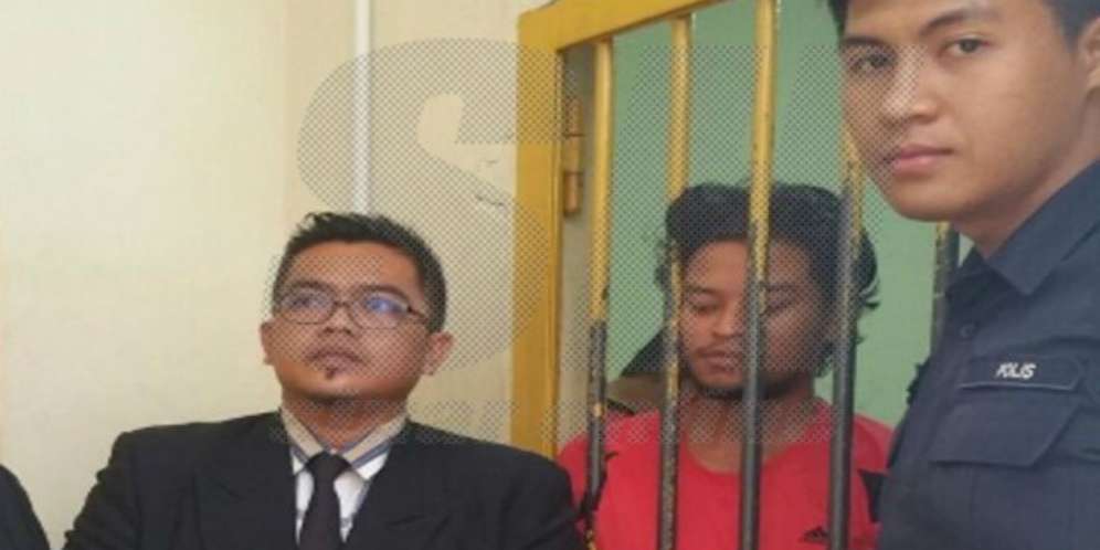 Leher Istri Dirantai karena Hobi Whatsapp