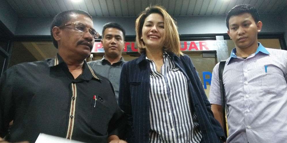 Merasa Difitnah, Nikita Mirzani Laporkan Jupe ke Polisi