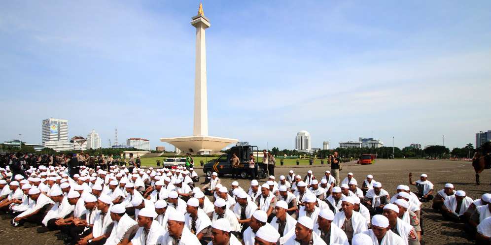 Demo 4 November, Satu Mobil Terbakar