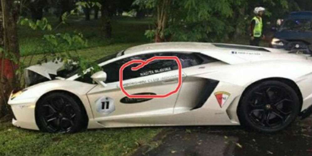 Netizen Gagal Fokus Lihat Mobil Lamborghini Raffi Ahmad