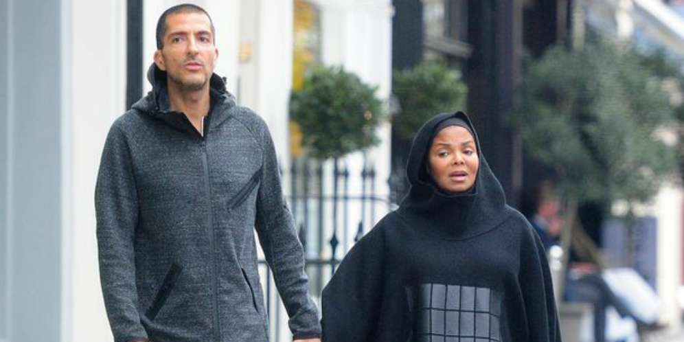 Janet Jackson Hamil dan Berhijab