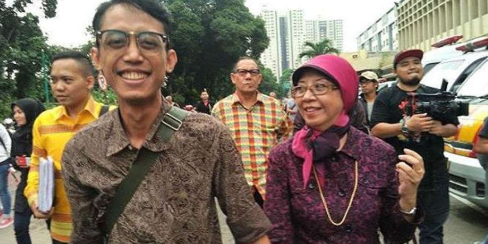 Dibandingkan dengan Artis Lain