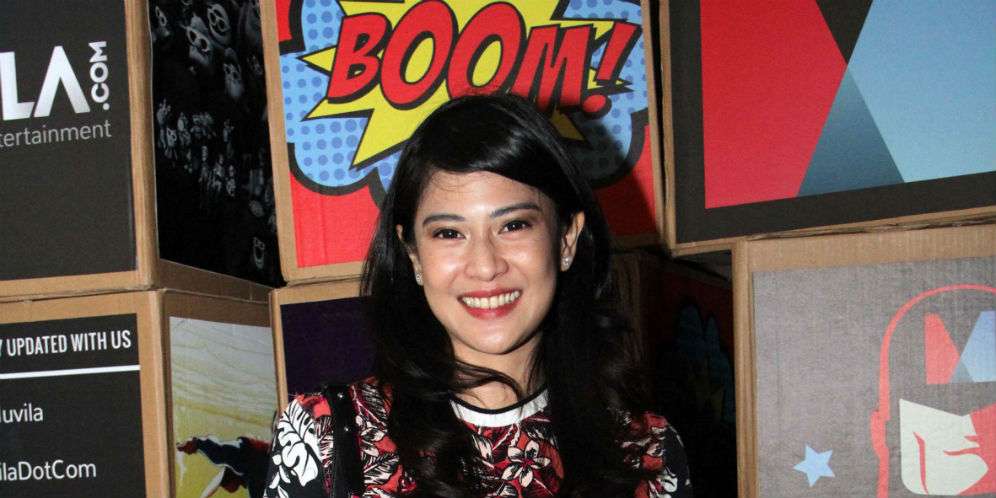 Foto Masa Kecil Dian Sastro Bikin Heboh