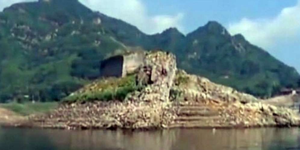 Astaga, Tembok Besar China yang Hilang Muncul dari Dasar Danau