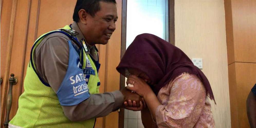 Minta Maaf dengan Terbata-bata