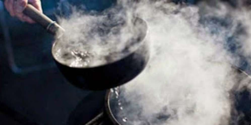 Menyiram Air Panas di Toilet, Mangganggu Jin?