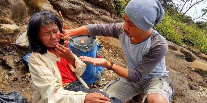 Sedih, Kisah Ibu Arsini Ditinggal Sendirian di Gunung Ciremai