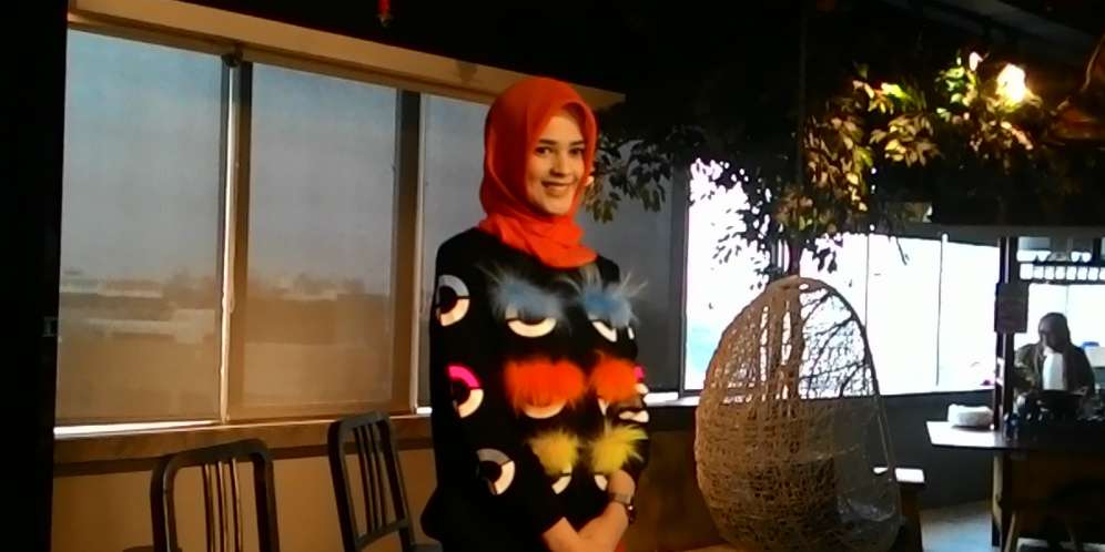 Pesona Pesinetron Cut Meyriska Berhijab saat Umroh