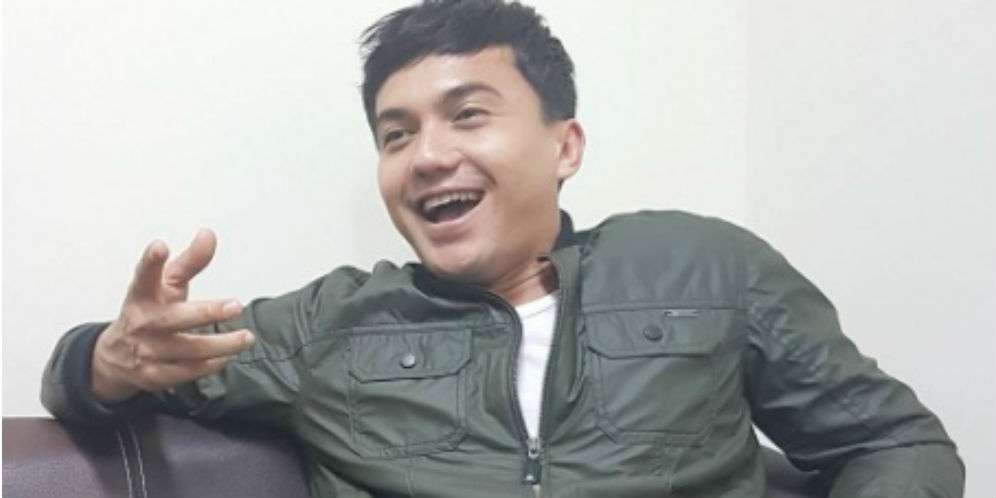 Tak Keberatan Jalan Bareng Nenek