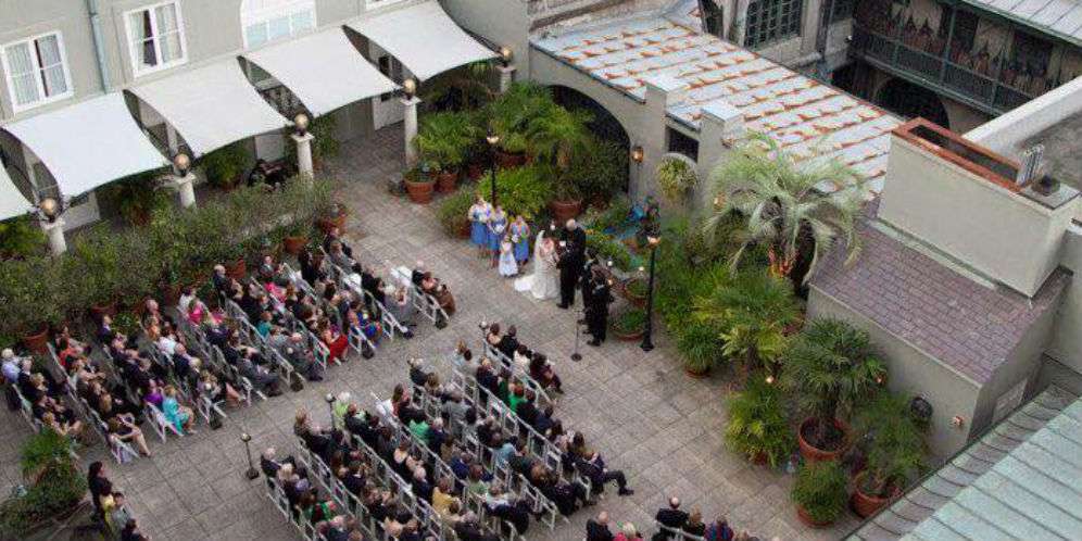 Foto Pernikahan Biasa, Dilihat Lebih Dekat Bikin Merinding