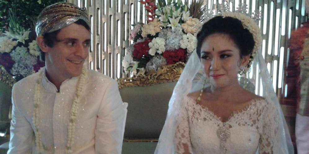 Pernikahan Unik, Ijab Bahasa Inggris Qabul Pakai Indonesia