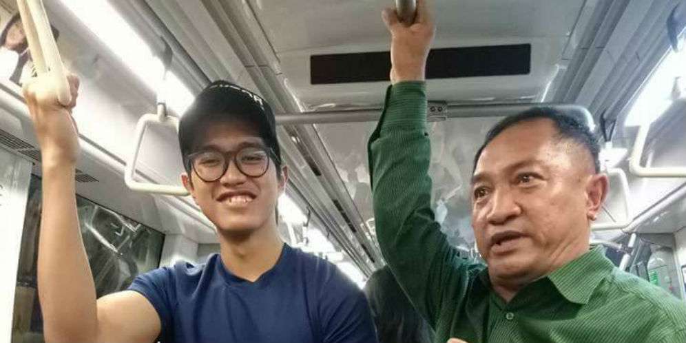 Kaesang Bikin Heboh Penumpang MRT Singapura