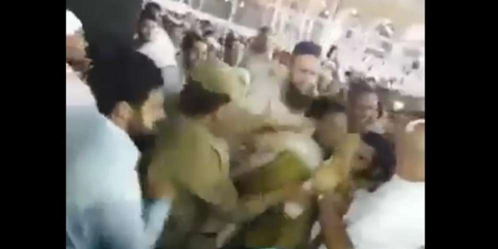 Pria Coba Bakar Diri di Dekat Kabah