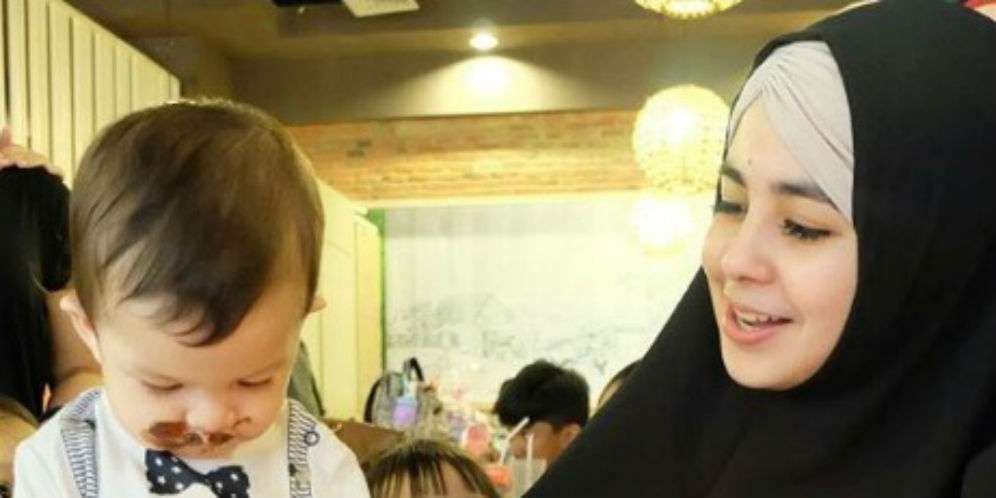 Haru! Permohonan Maaf Risty Tagor di Ultah Anak Stuart