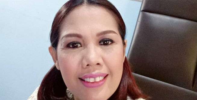 Elly Gugat Cerai karena....