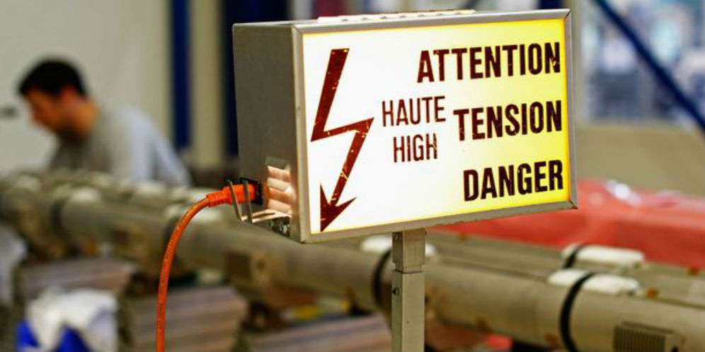 Tersambar Sinar Akselerator Partikel