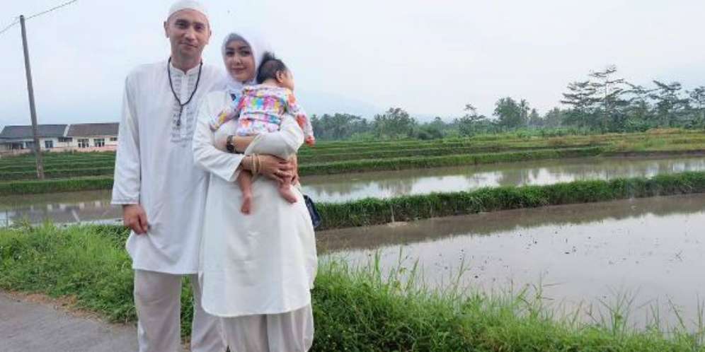 Kisah Hijrah Menggetarkan Gary Iskak dan Sang Istri