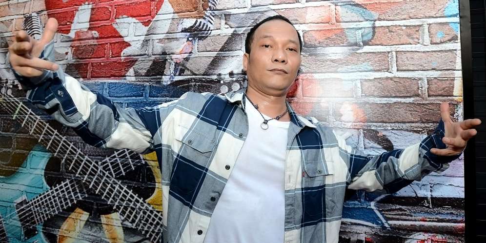 Detik-detik Iwa K Ditangkap Bawa Ganja dalam Rokok