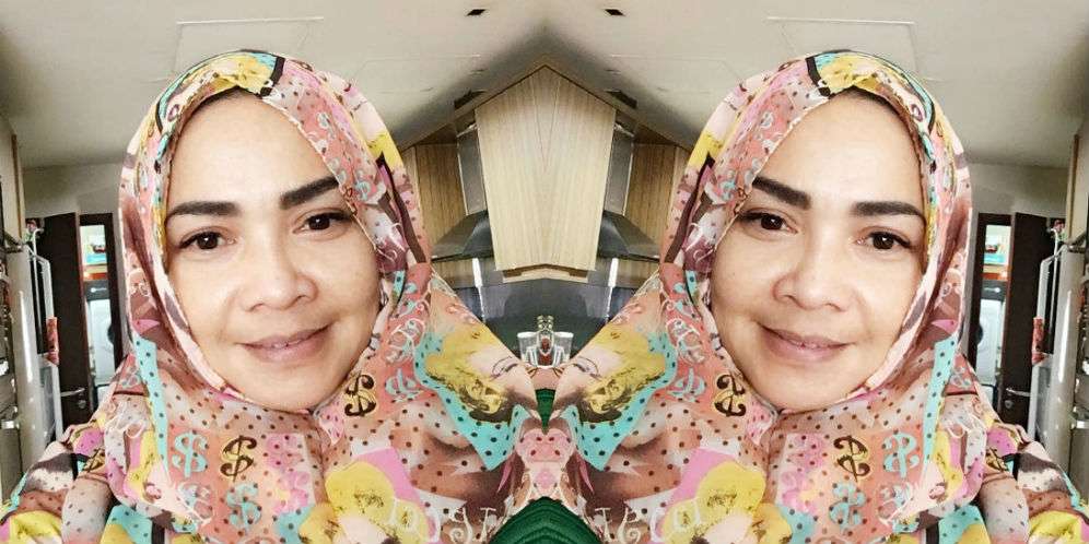 OMG! Celana Jeans Tambalan Ibunda Nagita Seharga Satu Motor?