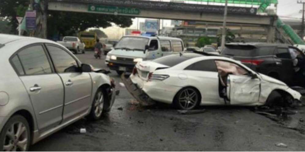 Sebabkan Tabrakan Beruntun dan Macet 4 Km