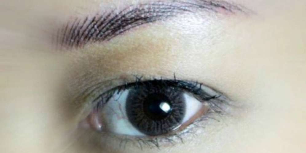 Wanita Ini 'Digetok' Rp24 Juta Saat Menebalkan Alis di Salon