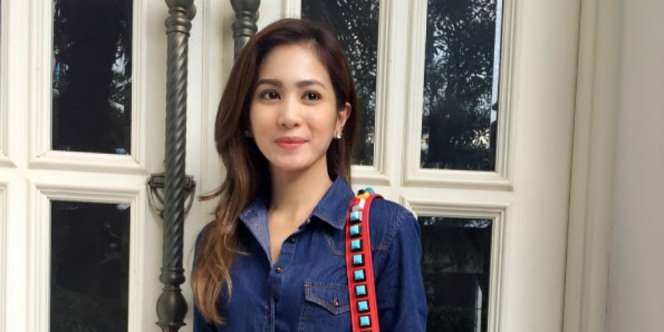 Bunga Zainal Mulai Tunjukkan Identitas Sang Suami