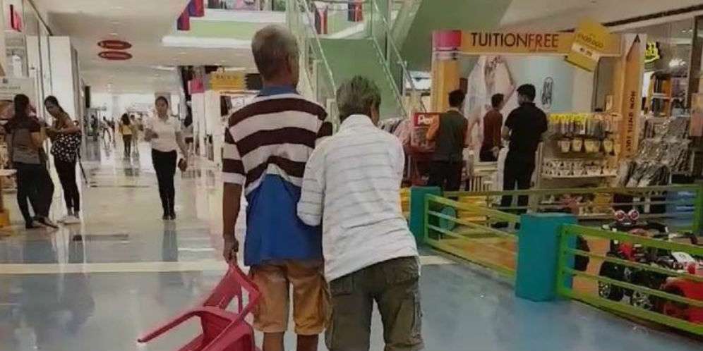 Kakek Ajak Nenek Jalan Ke Mall, Netizen Menangis