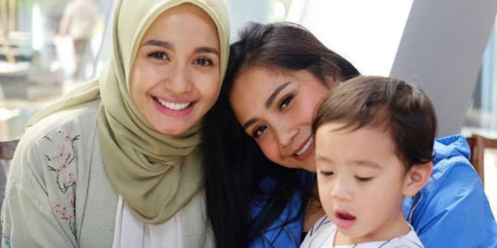 Mantan Kekasih dan Istri Raffi Ahmad Akur, Banjir Pujian