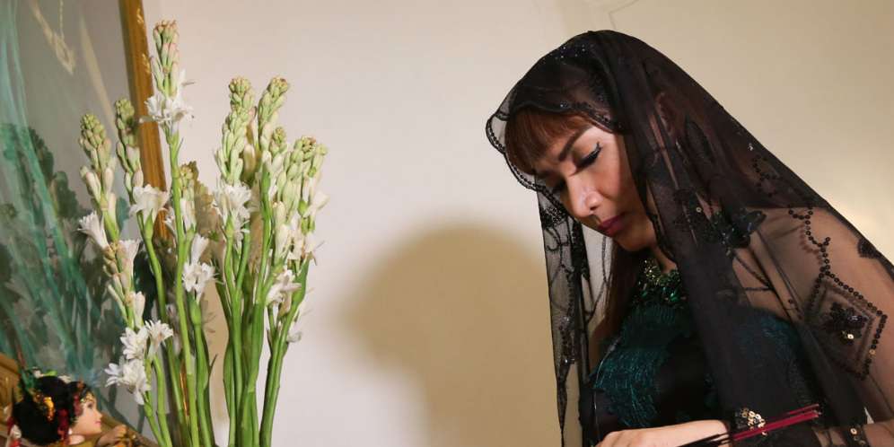 Merinding, Ritual Roro Fitria yang Menuai Kecaman Warganet