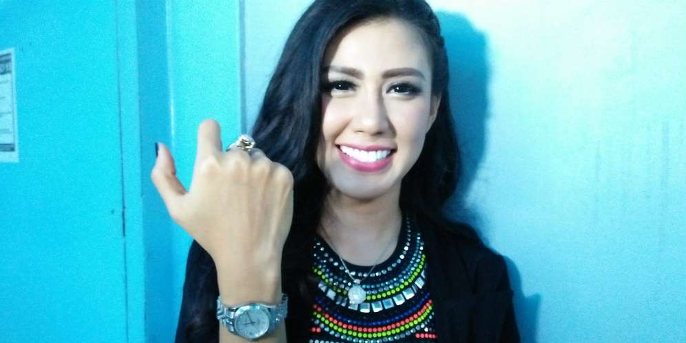Rey Utami Diisukan Selingkuh, Ini Komentar Mengejutkan Sang Suami